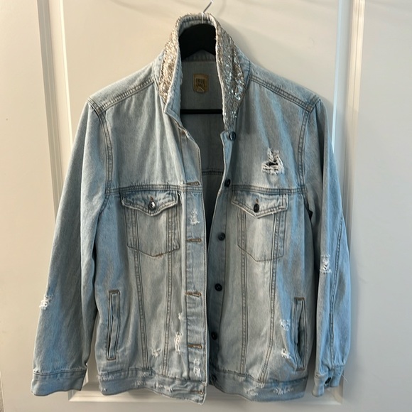 True Craft Denim Distressed Jacket Light Wash Sparkle Collar - Picture 1 of 10